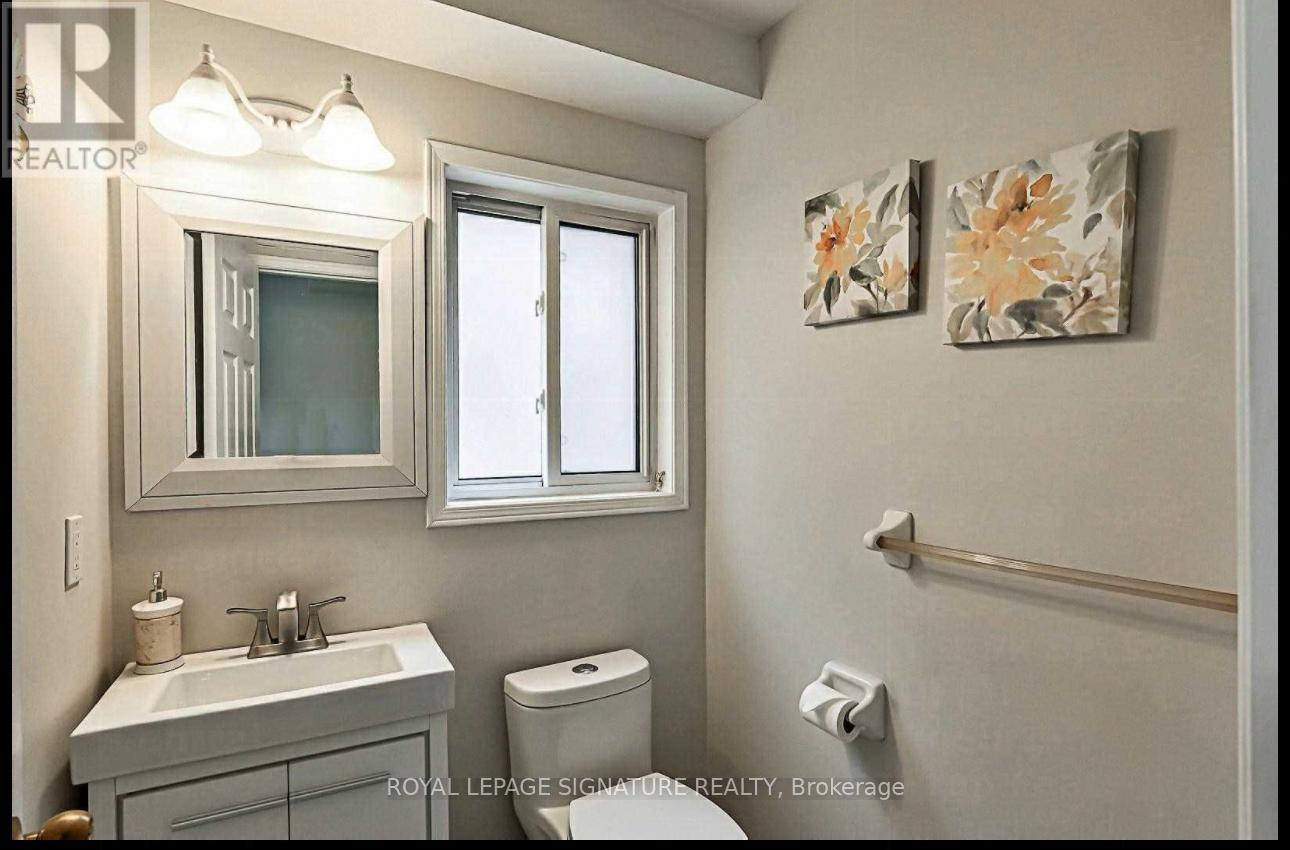 66 Coleridge Drive, Newmarket, Ontario  L3X 2T6 - Photo 18 - N12665332