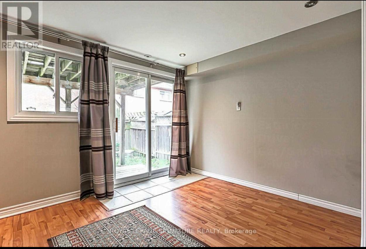 66 Coleridge Drive, Newmarket, Ontario  L3X 2T6 - Photo 24 - N12665332