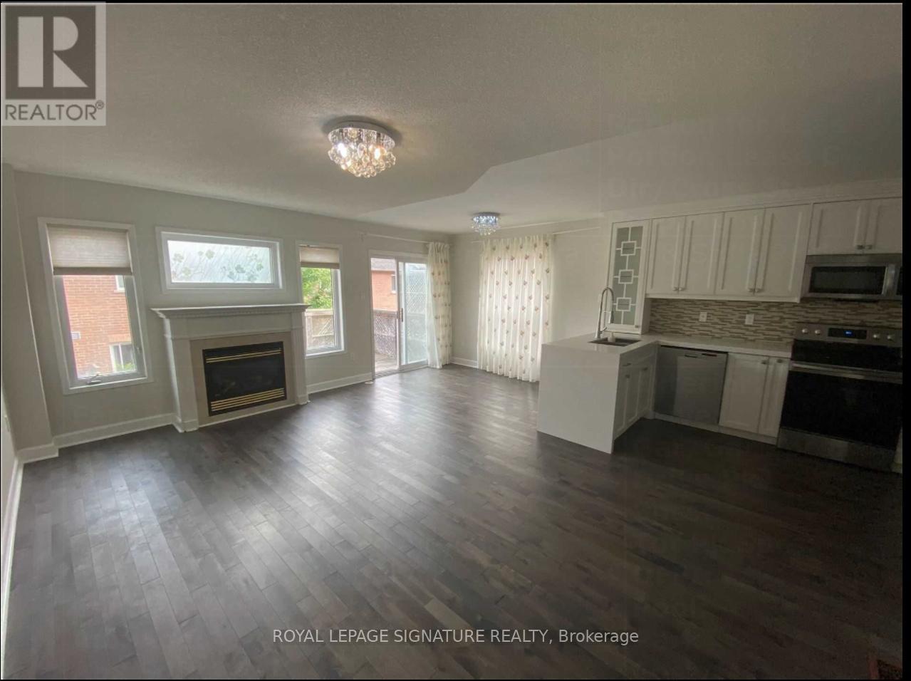 66 Coleridge Drive, Newmarket, Ontario  L3X 2T6 - Photo 5 - N12665332