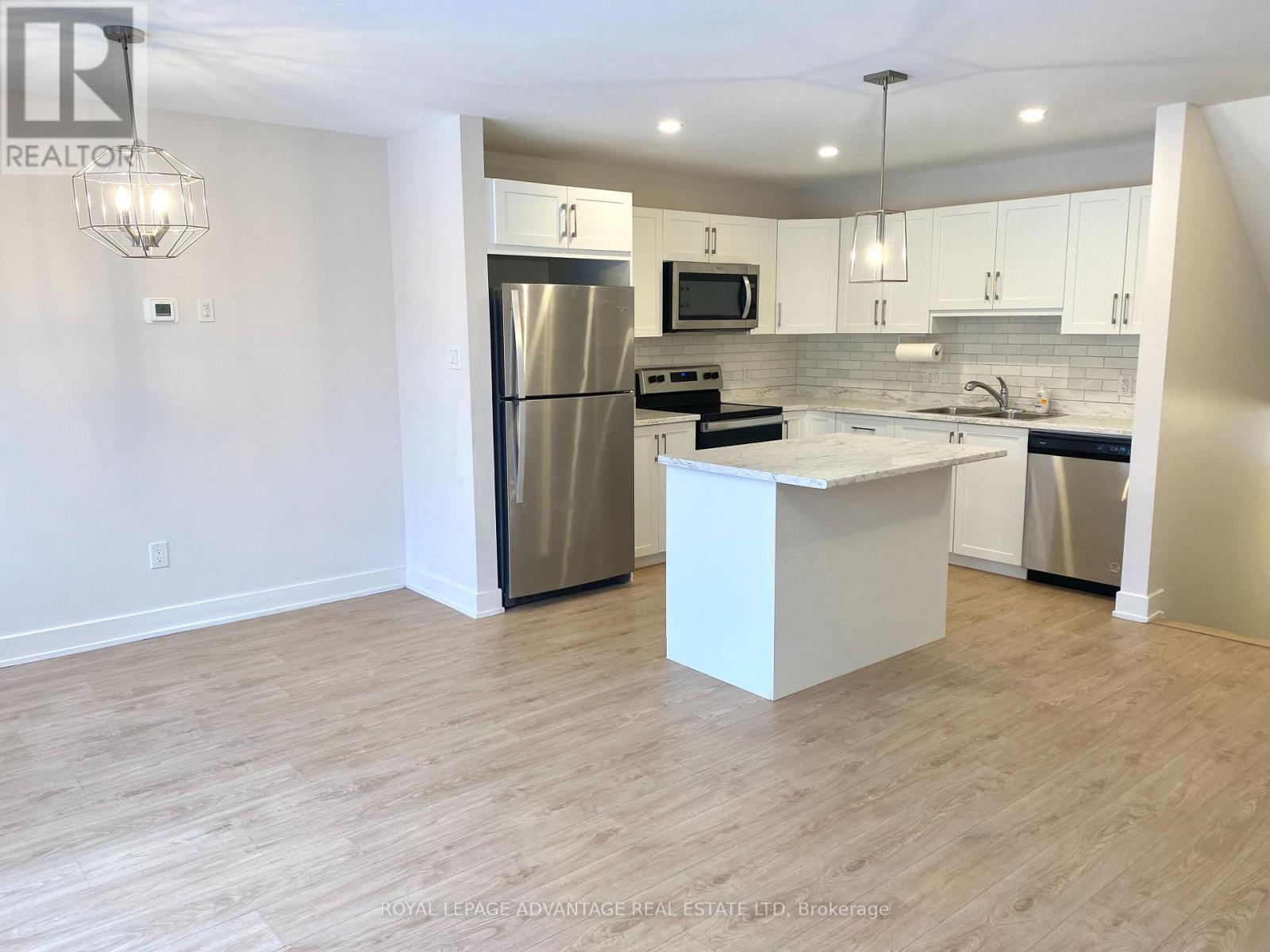 69 Whitcomb Crescent, Smiths Falls, Ontario  K7A 0A2 - Photo 3 - X12572418