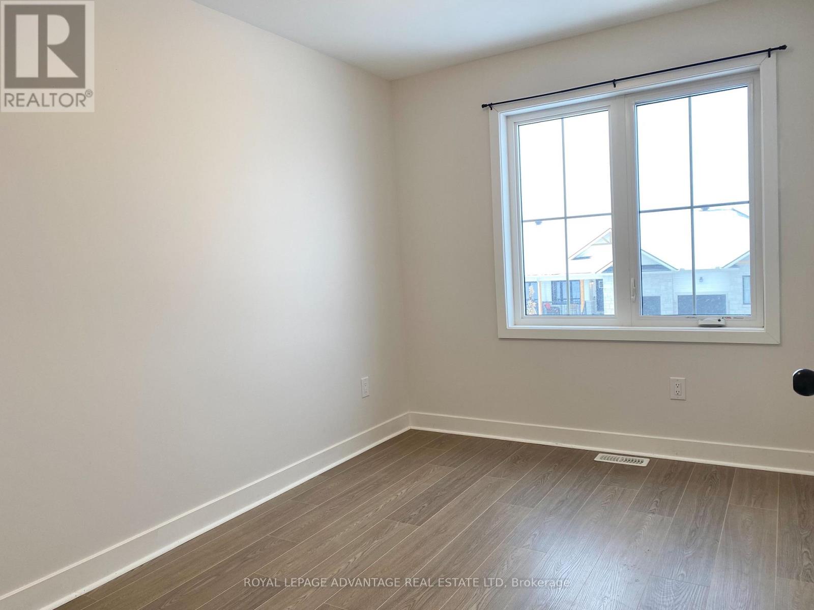 69 Whitcomb Crescent, Smiths Falls, Ontario  K7A 0A2 - Photo 11 - X12572418