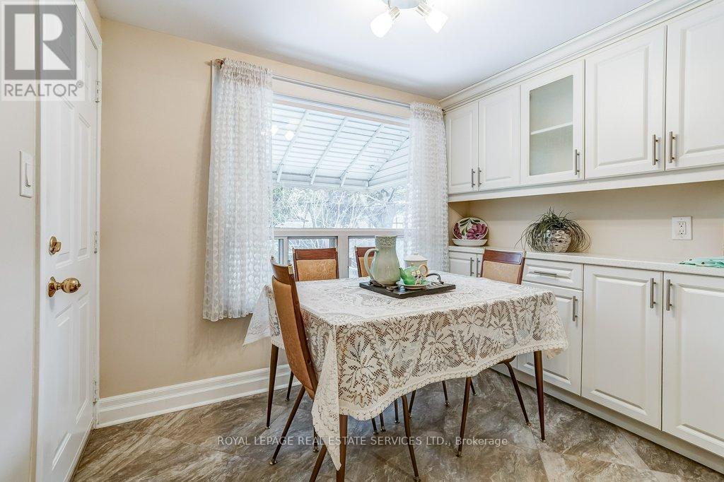 612 Beresford Avenue, Toronto, Ontario  M6S 3C3 - Photo 10 - W12665270