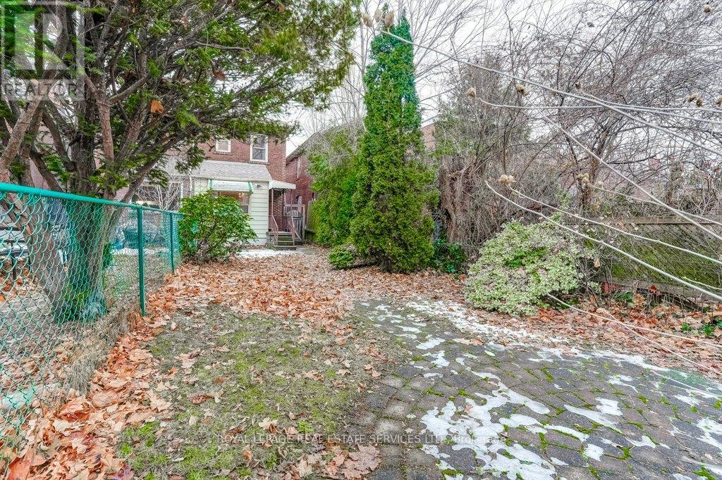 612 Beresford Avenue, Toronto, Ontario  M6S 3C3 - Photo 22 - W12665270