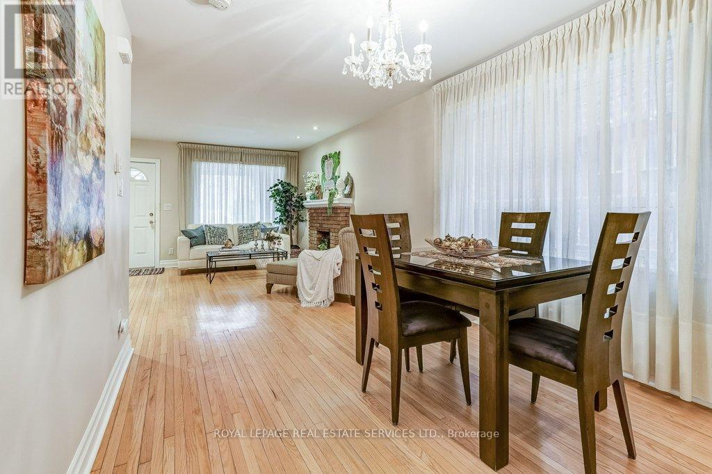 612 Beresford Avenue, Toronto, Ontario  M6S 3C3 - Photo 6 - W12665270