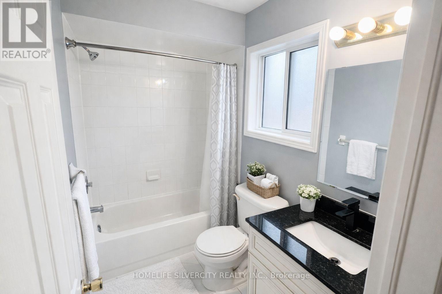 7 Bison Run Road, Brampton, Ontario  L6R 1S2 - Photo 11 - W12665282