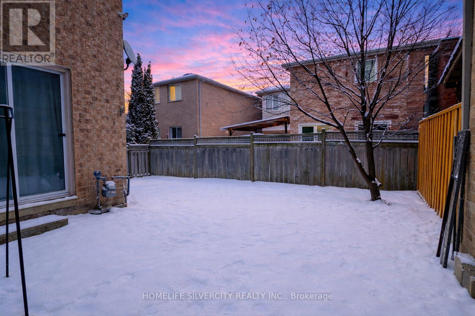 7 Bison Run Road, Brampton, Ontario  L6R 1S2 - Photo 17 - W12665282