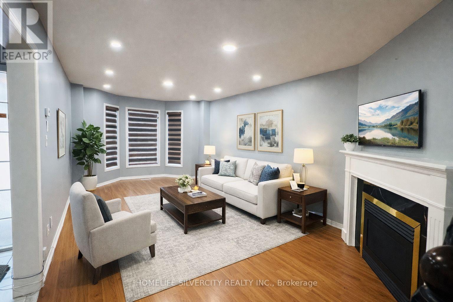 7 Bison Run Road, Brampton, Ontario  L6R 1S2 - Photo 4 - W12665282