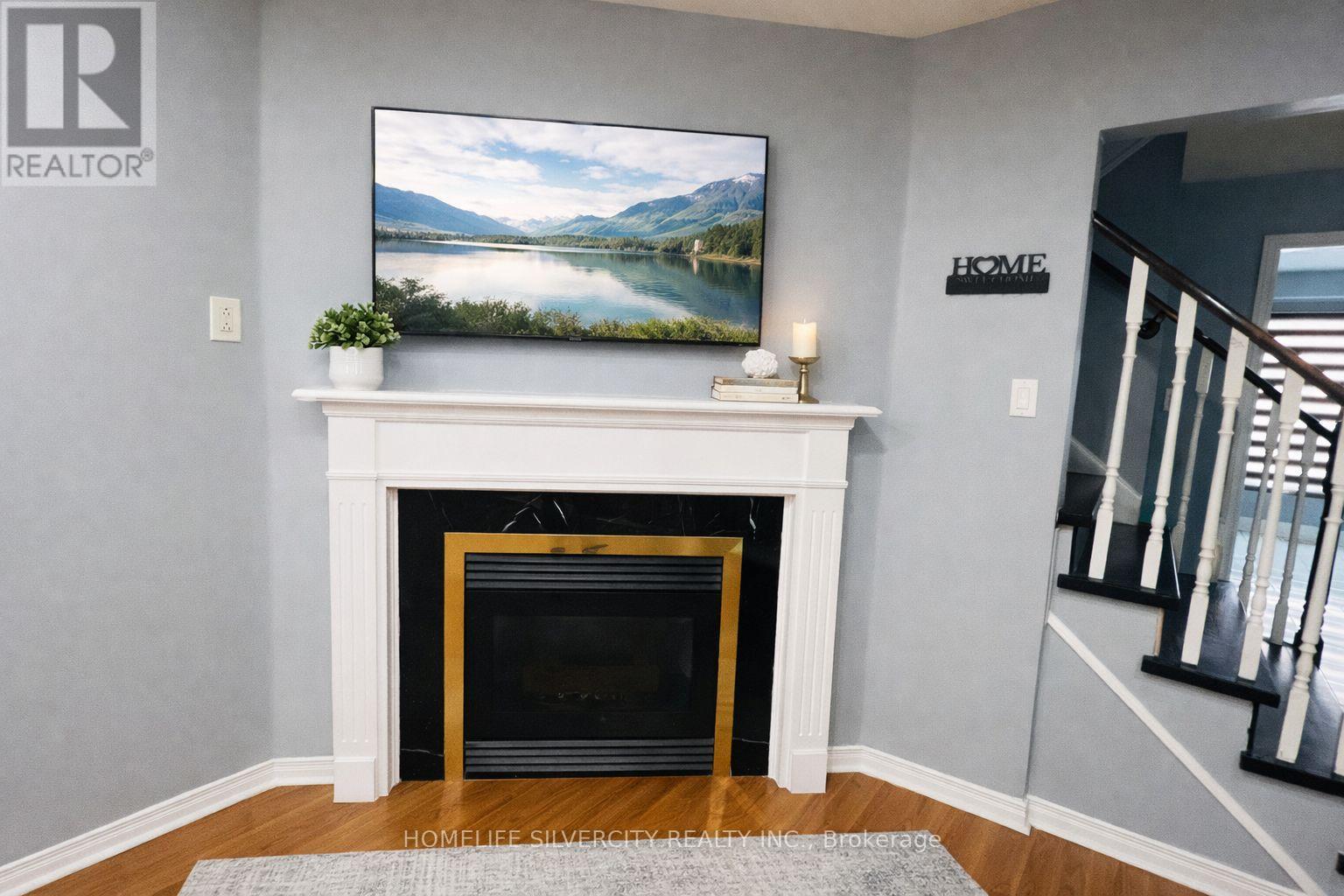 7 Bison Run Road, Brampton, Ontario  L6R 1S2 - Photo 5 - W12665282