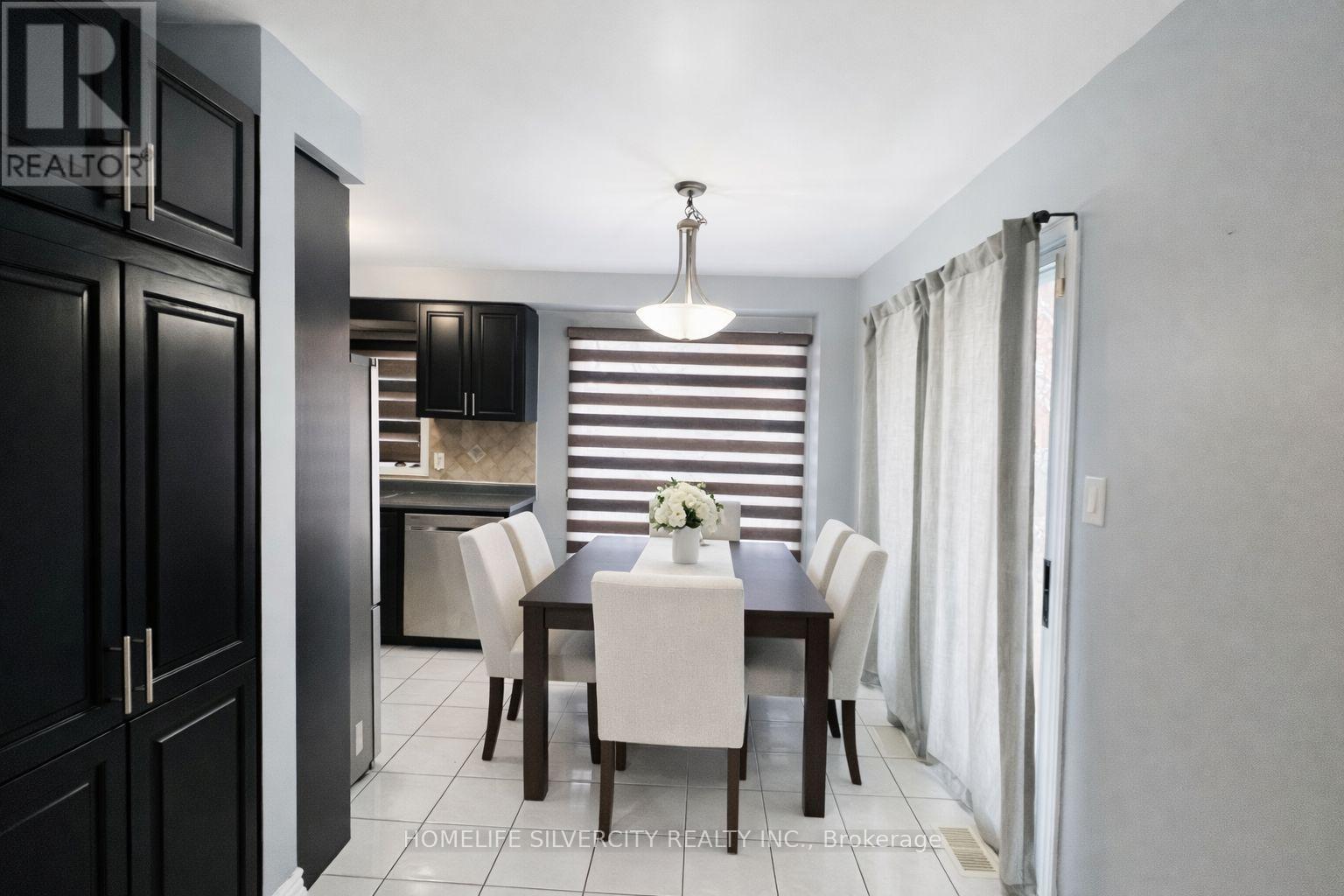 7 Bison Run Road, Brampton, Ontario  L6R 1S2 - Photo 6 - W12665282