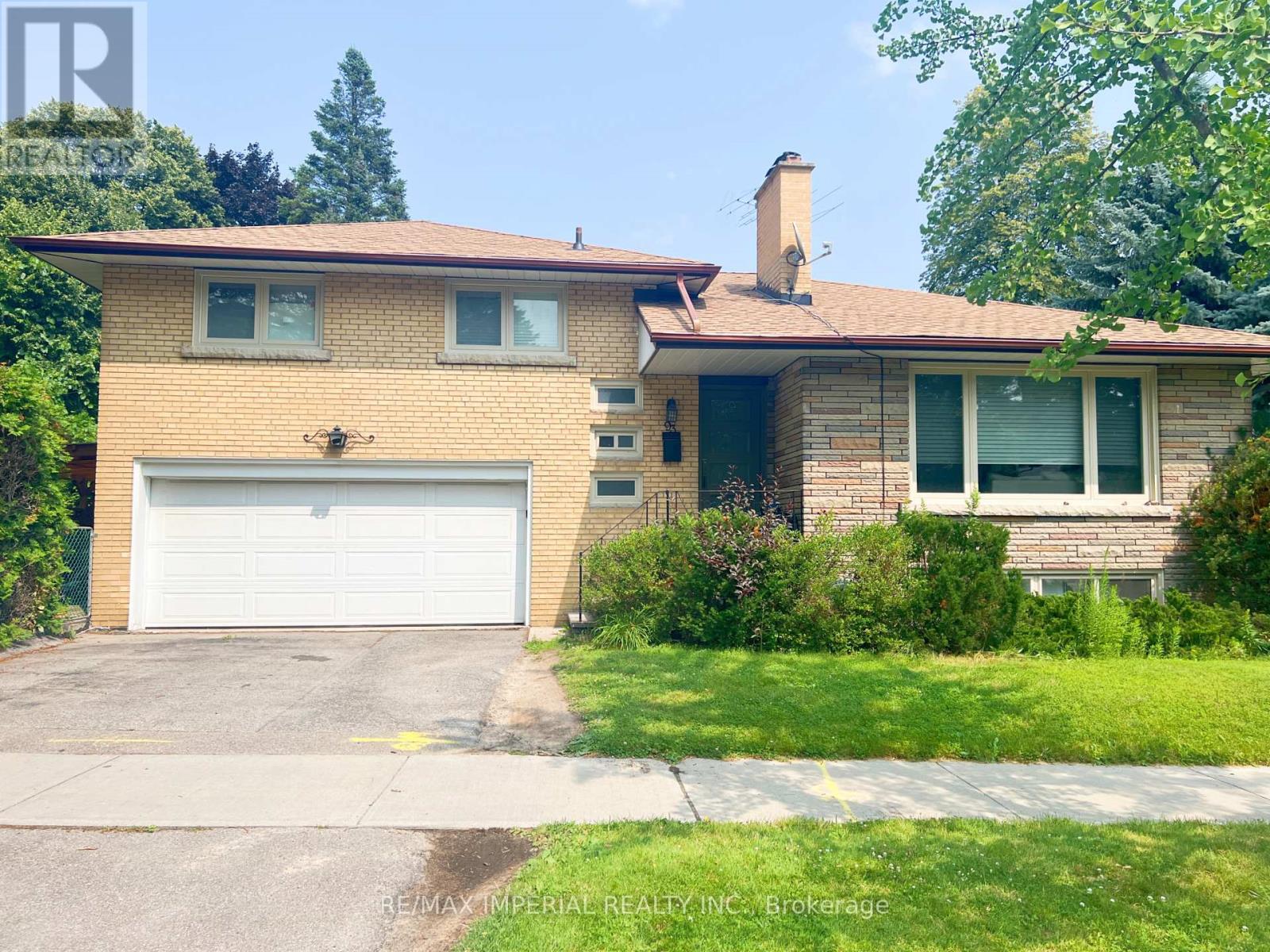93 Bonnyview Drive, Toronto, Ontario  M8Y 3G8 - Photo 1 - W12665296