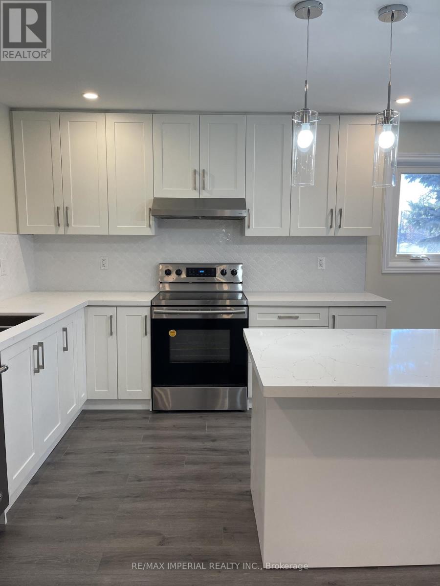 93 Bonnyview Drive, Toronto, Ontario  M8Y 3G8 - Photo 10 - W12665296