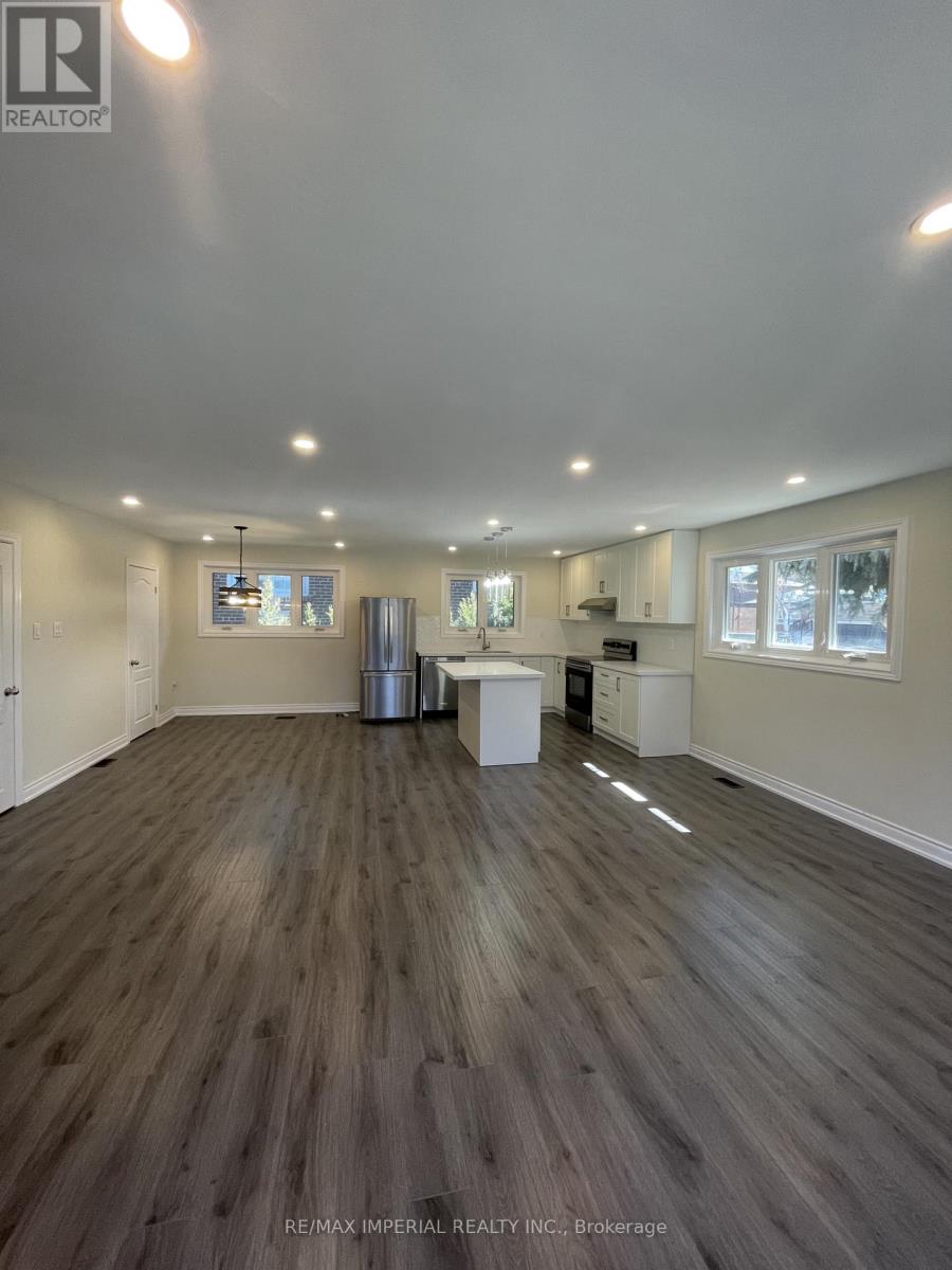 93 Bonnyview Drive, Toronto, Ontario  M8Y 3G8 - Photo 14 - W12665296