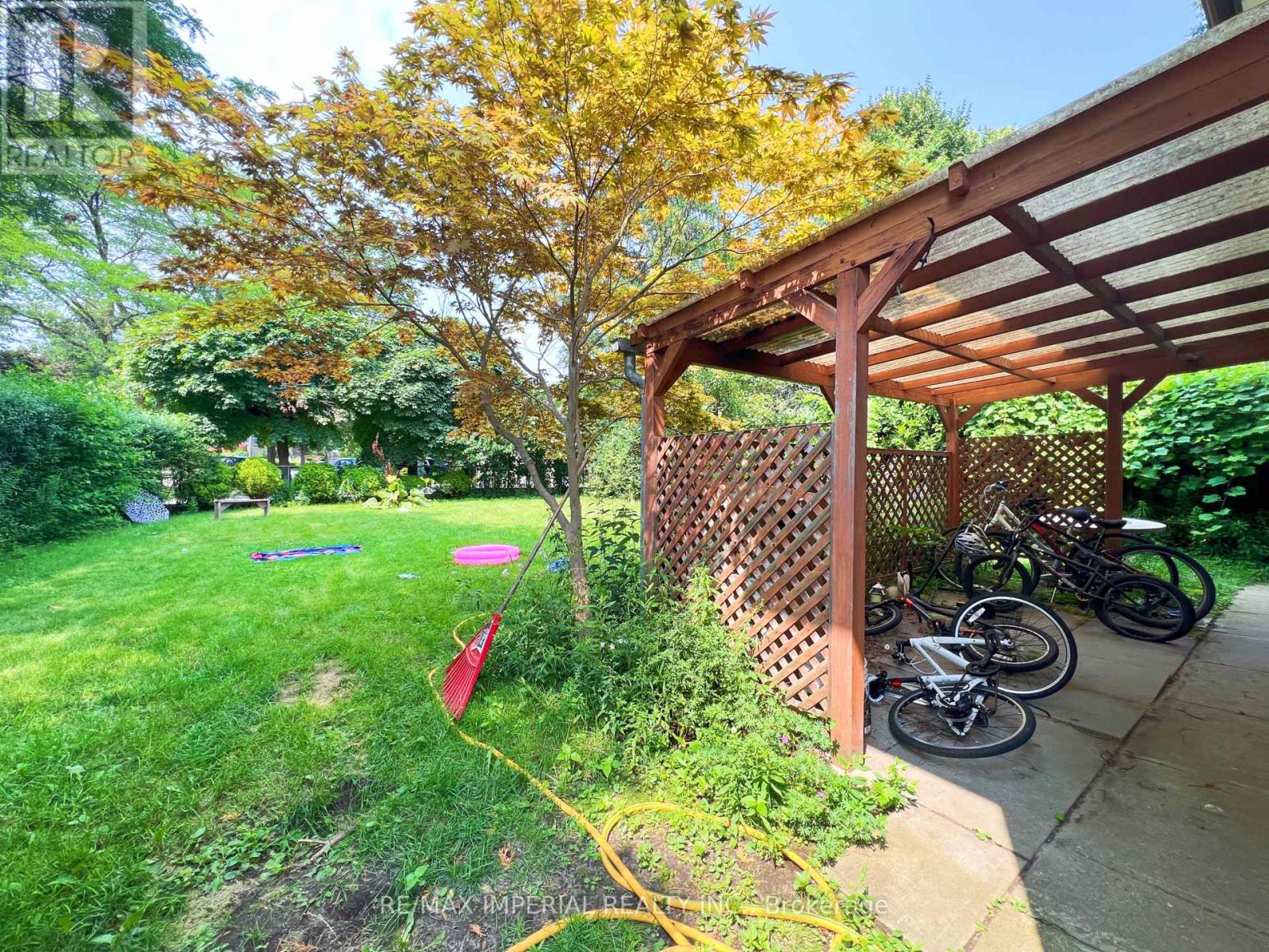 93 Bonnyview Drive, Toronto, Ontario  M8Y 3G8 - Photo 17 - W12665296