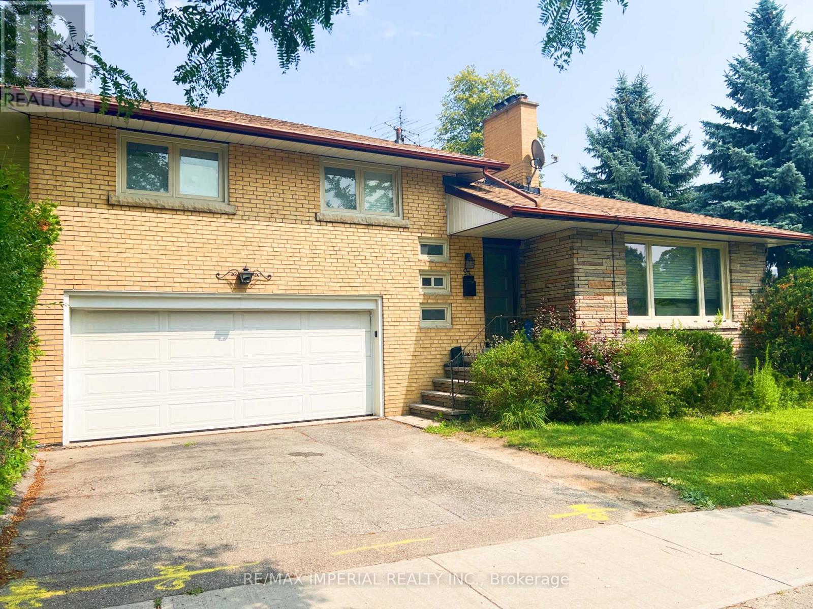 93 Bonnyview Drive, Toronto, Ontario  M8Y 3G8 - Photo 2 - W12665296