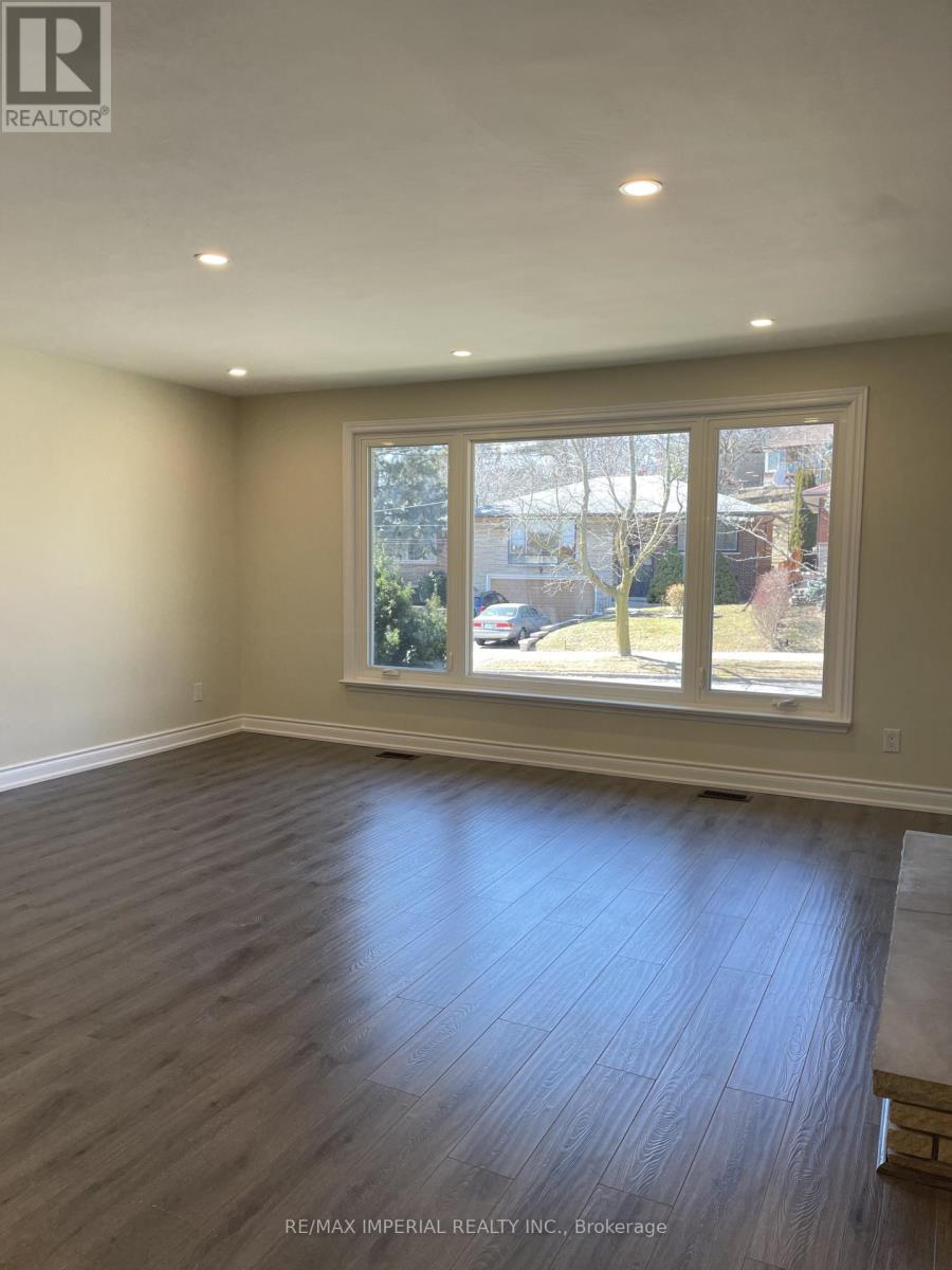 93 Bonnyview Drive, Toronto, Ontario  M8Y 3G8 - Photo 5 - W12665296