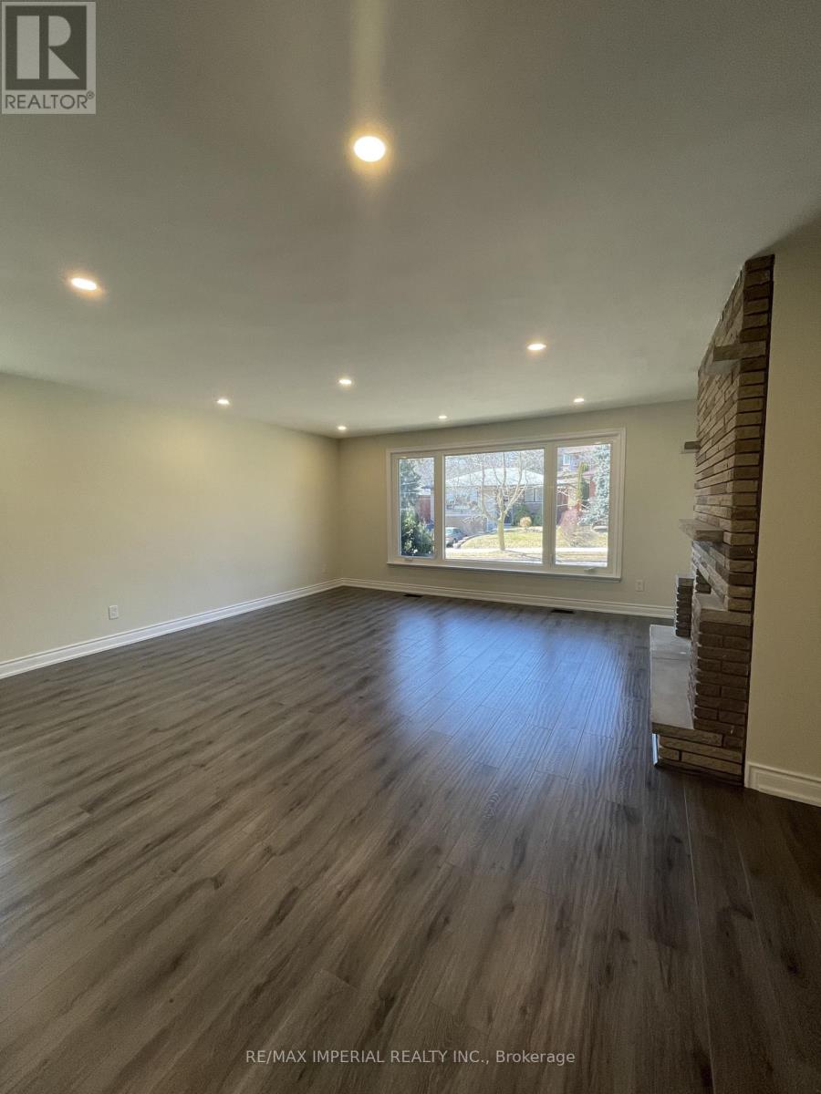 93 Bonnyview Drive, Toronto, Ontario  M8Y 3G8 - Photo 7 - W12665296