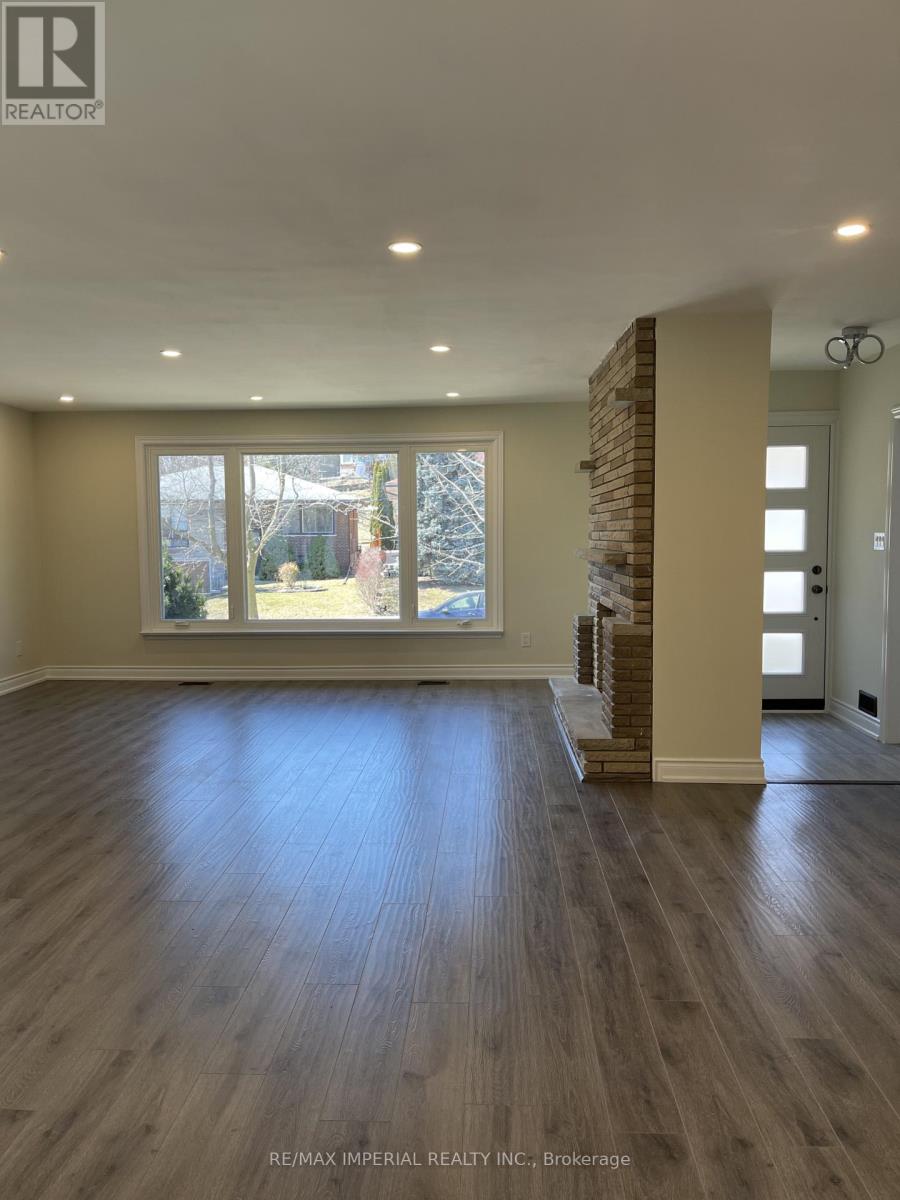 93 Bonnyview Drive, Toronto, Ontario  M8Y 3G8 - Photo 8 - W12665296