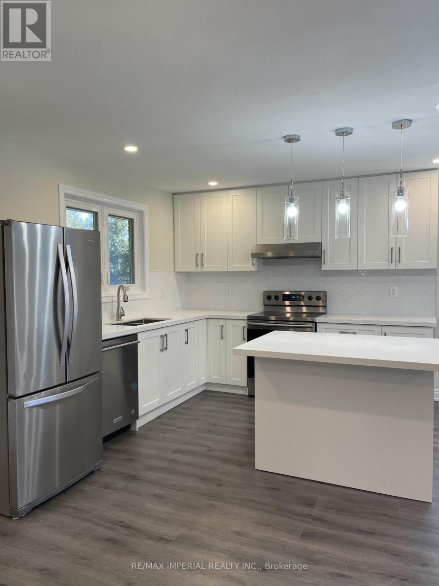 93 Bonnyview Drive, Toronto, Ontario  M8Y 3G8 - Photo 9 - W12665296