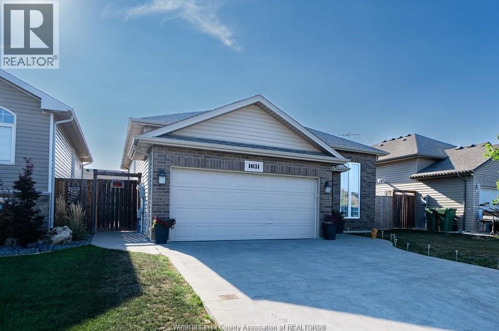 MLS# 25030776: 1031 THUNDERBAY, Windsor, Canada