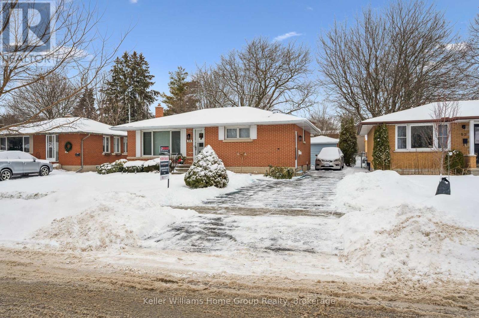 54 Ottawa Crescent, Guelph (St. George's), Ontario  N1E 2A6 - Photo 2 - X12530556