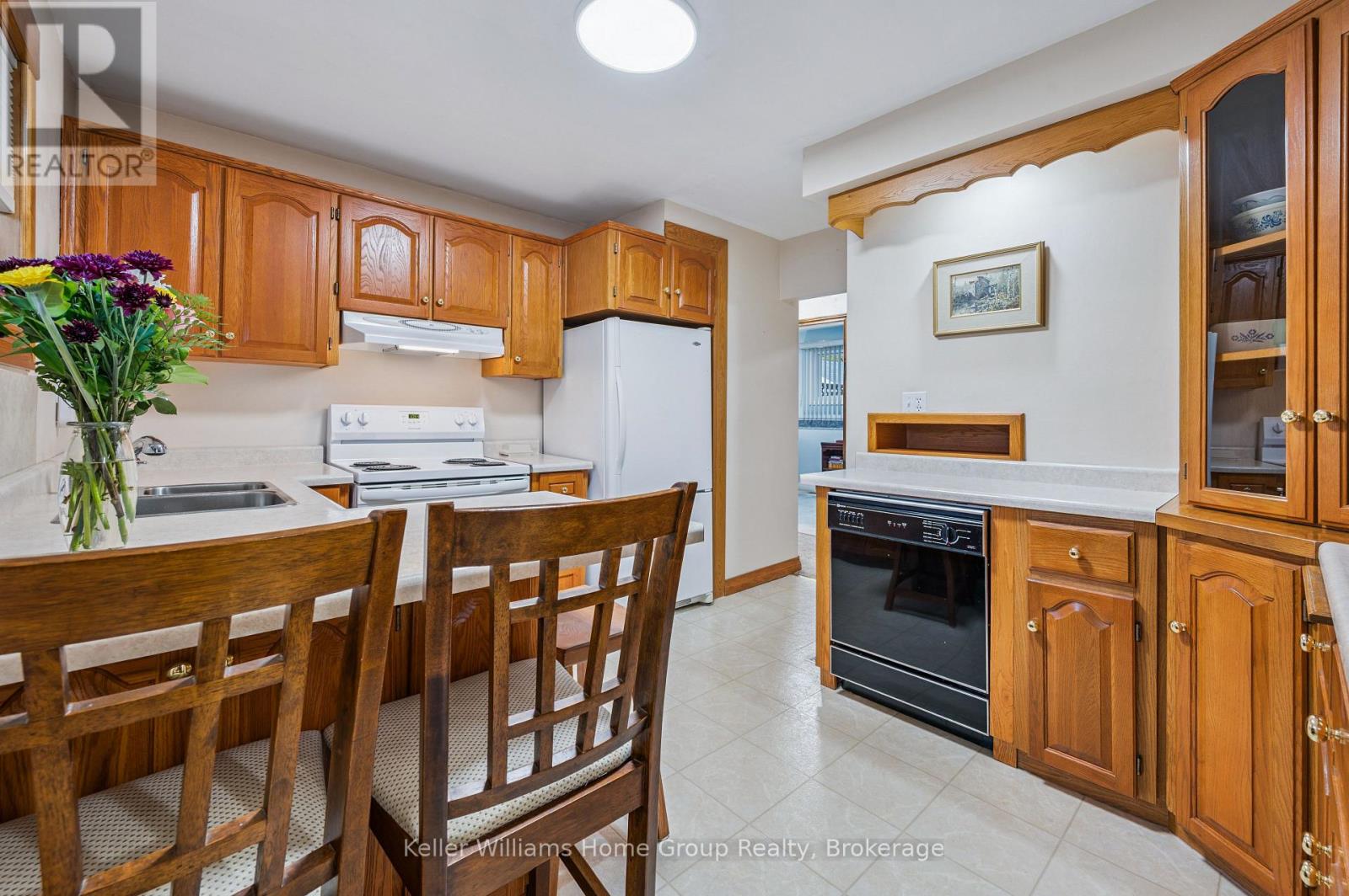 54 Ottawa Crescent, Guelph (St. George's), Ontario  N1E 2A6 - Photo 11 - X12530556