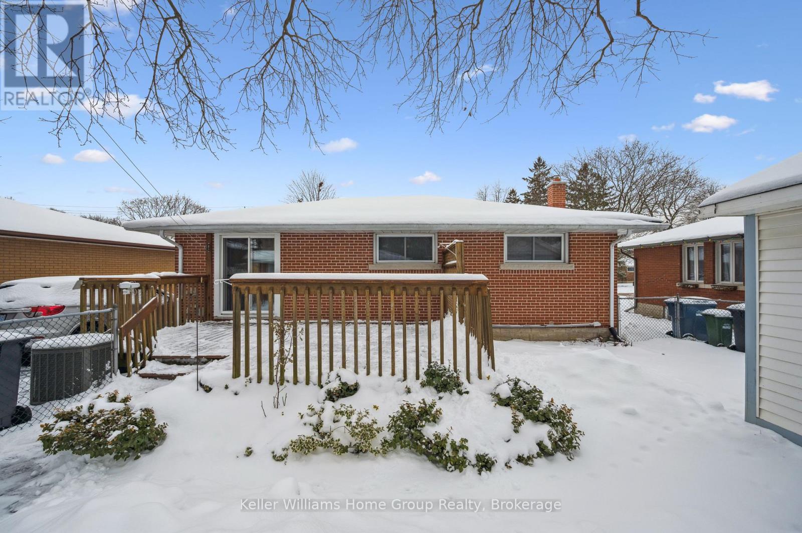 54 Ottawa Crescent, Guelph (St. George's), Ontario  N1E 2A6 - Photo 3 - X12530556