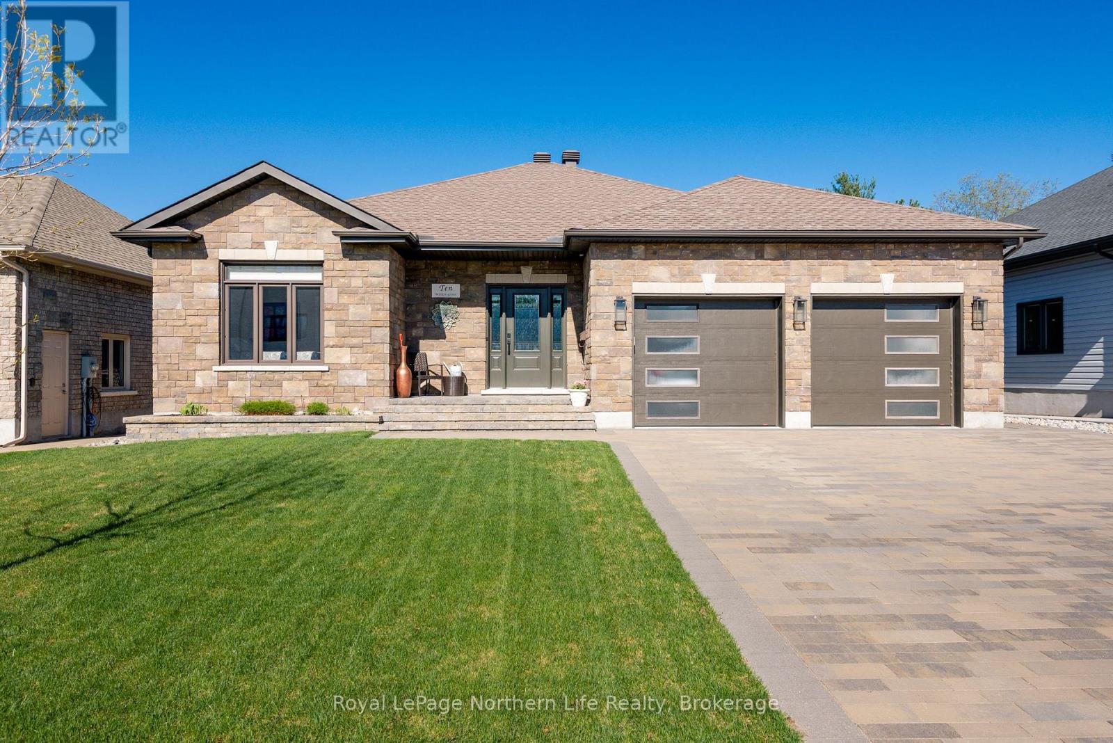 10 WELKIN GROVE, North Bay, Ontario