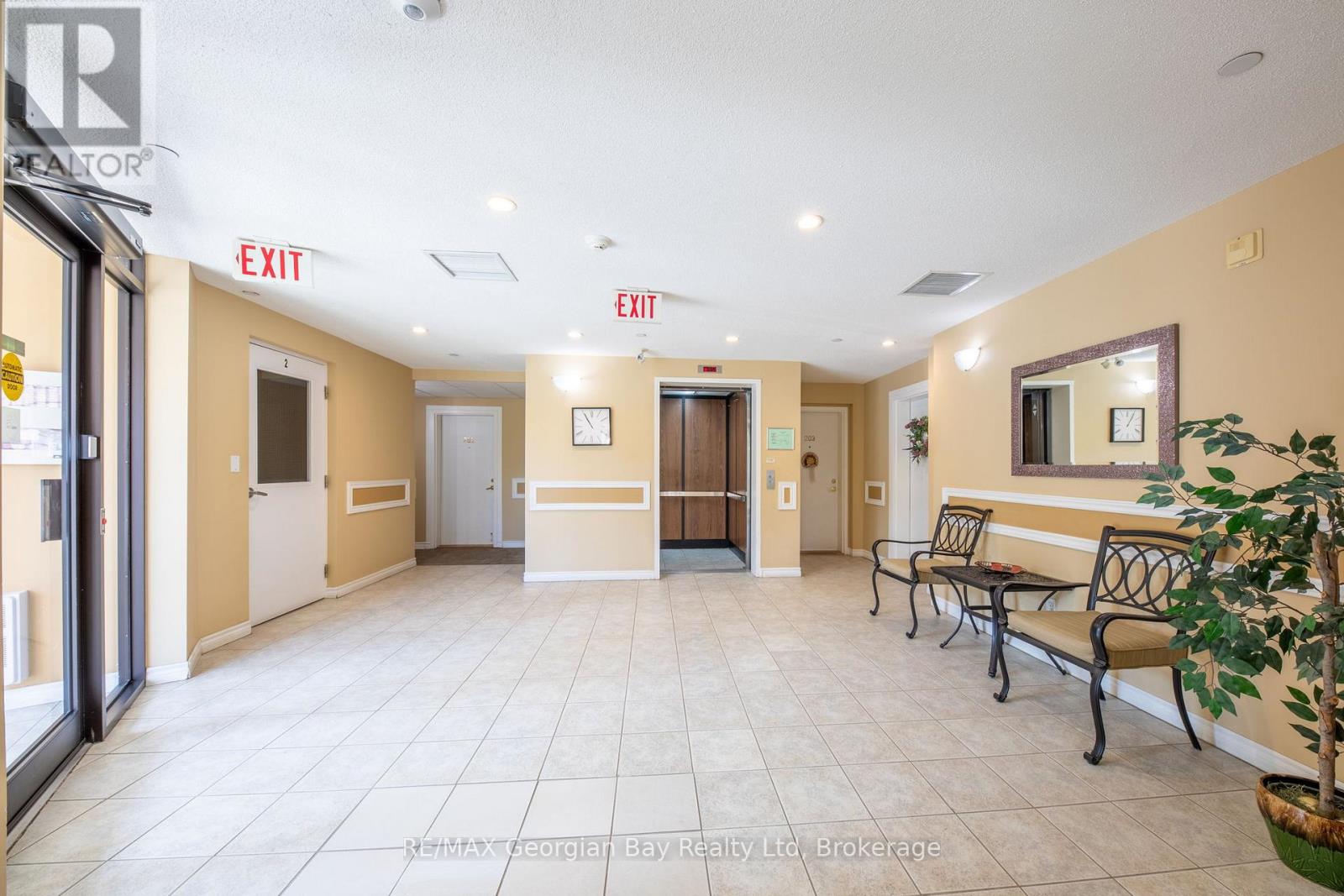 307 - 4 Beck Boulevard, Penetanguishene, Ontario L9M 2H3 - Photo 3 - S12665470