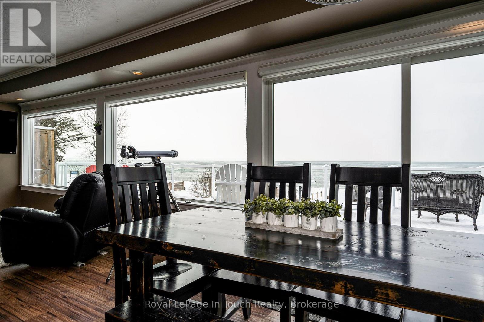 8 Tiny Beaches Road S, Tiny, Ontario  L0L 2J0 - Photo 13 - S12665604