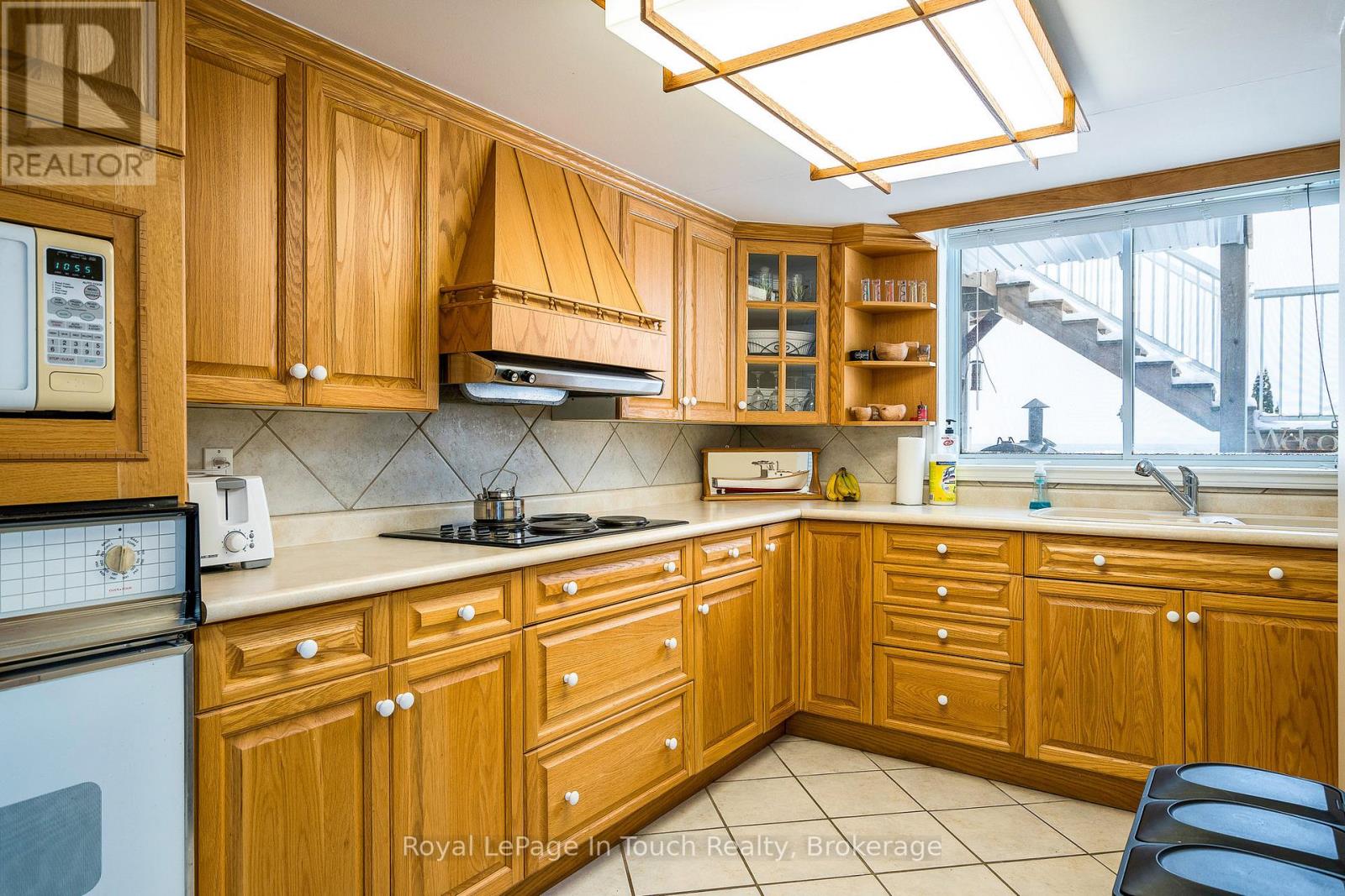 8 Tiny Beaches Road S, Tiny, Ontario  L0L 2J0 - Photo 31 - S12665604