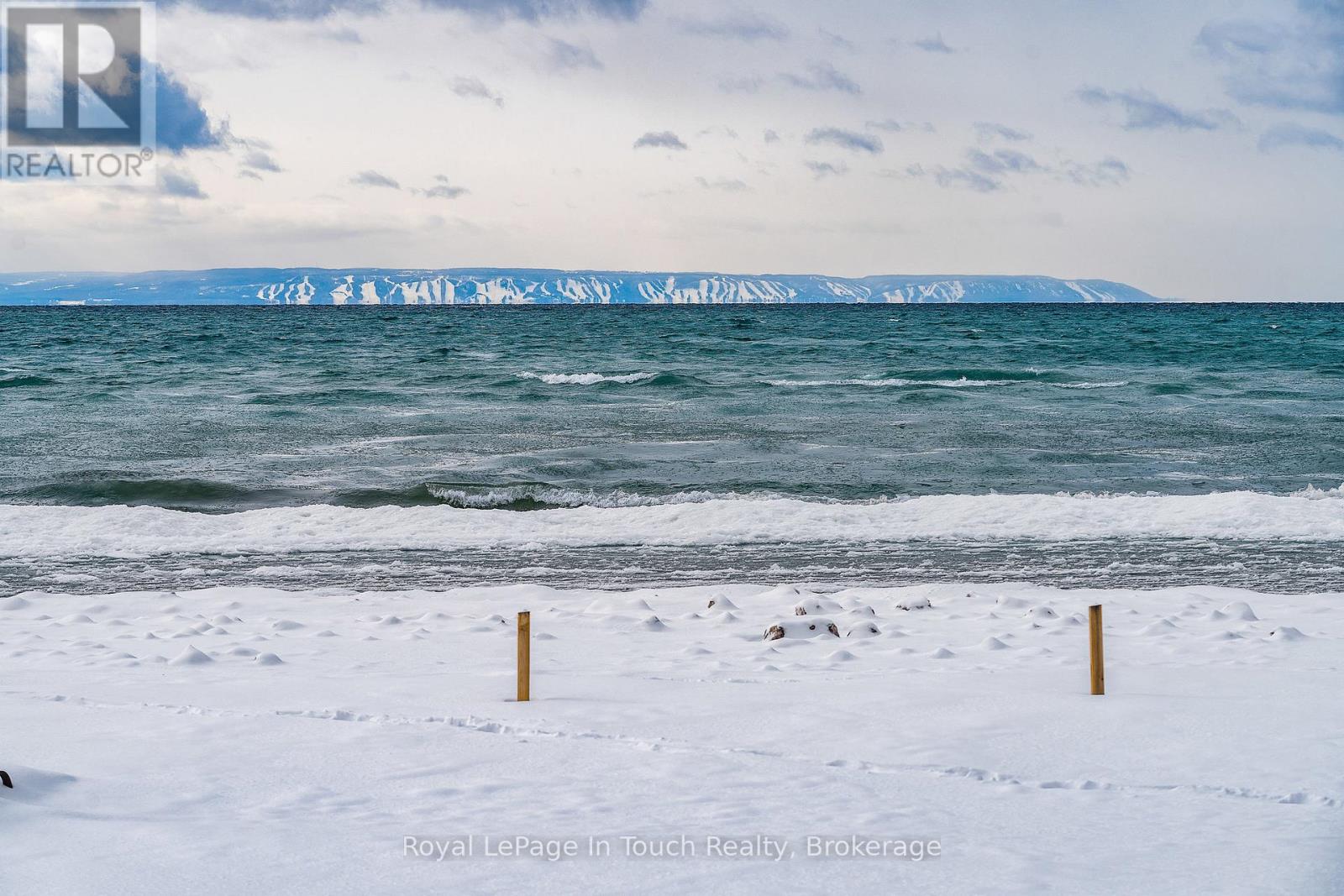 8 Tiny Beaches Road S, Tiny, Ontario  L0L 2J0 - Photo 38 - S12665604