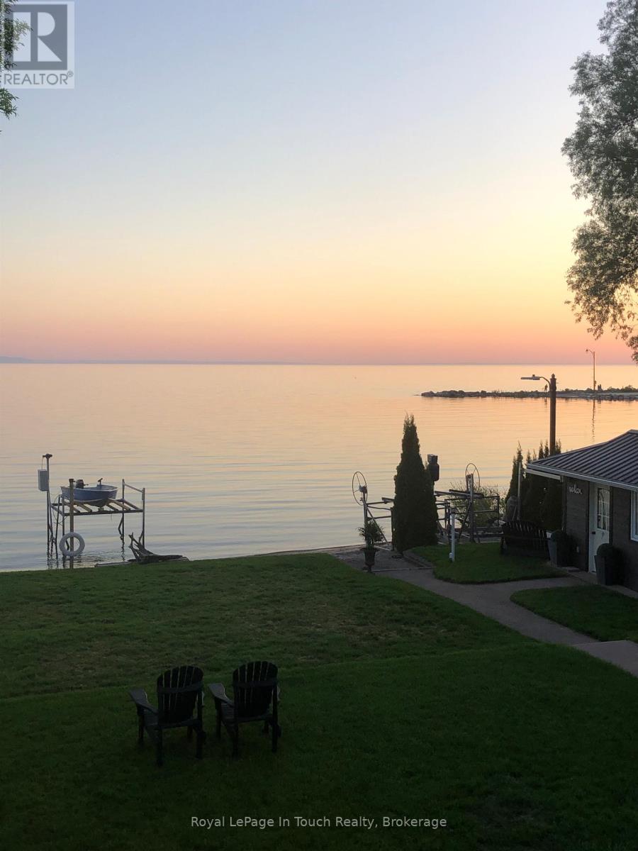 8 Tiny Beaches Road S, Tiny, Ontario  L0L 2J0 - Photo 45 - S12665604