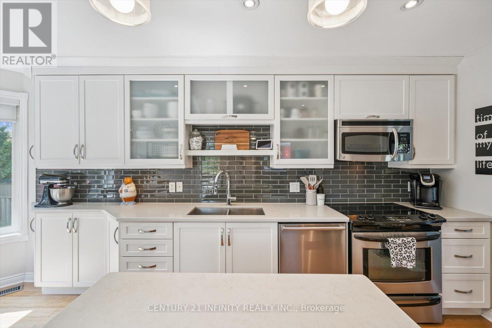 1049 Glenhare Street, Cobourg, Ontario  K9A 5B8 - Photo 12 - X12665450