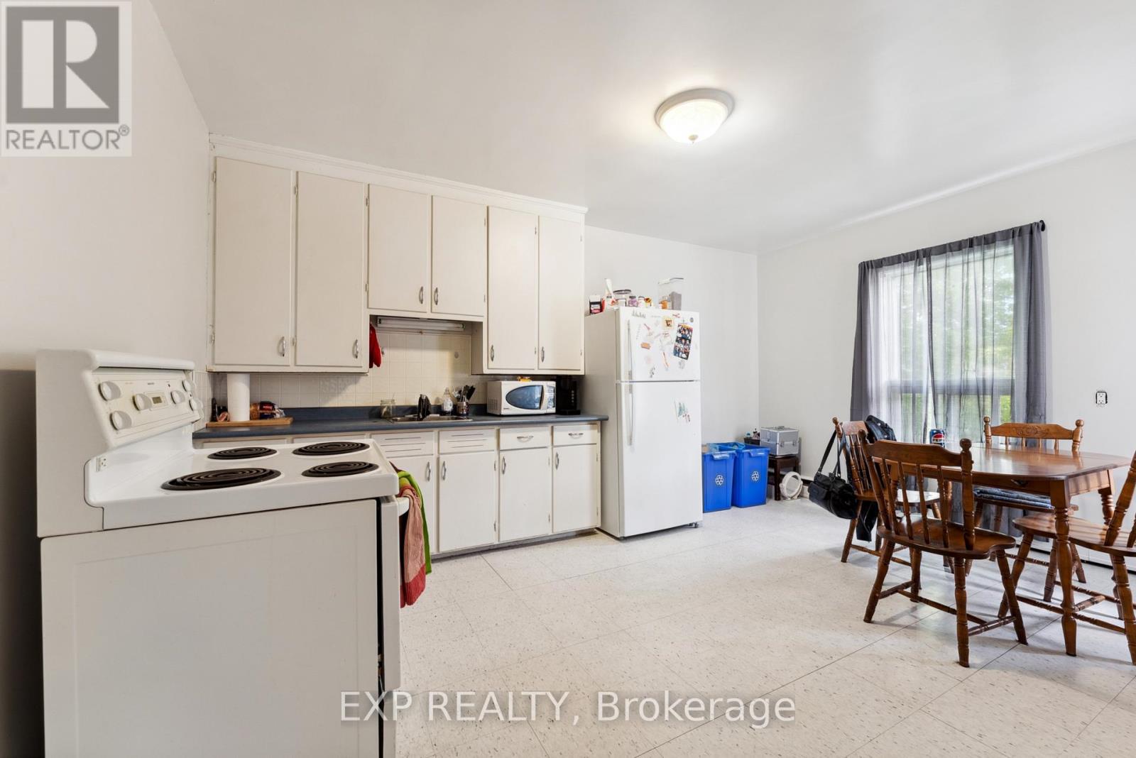 17 Spring Street, Quinte West (Trenton Ward), Ontario  K8N 2Z6 - Photo 14 - X12665556