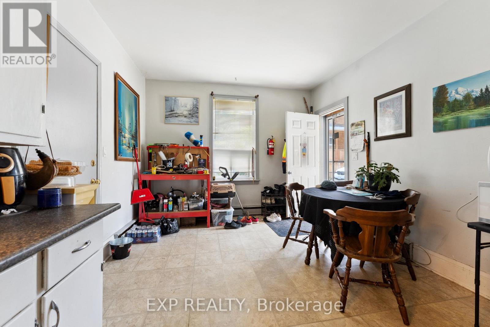 17 Spring Street, Quinte West (Trenton Ward), Ontario  K8N 2Z6 - Photo 30 - X12665556