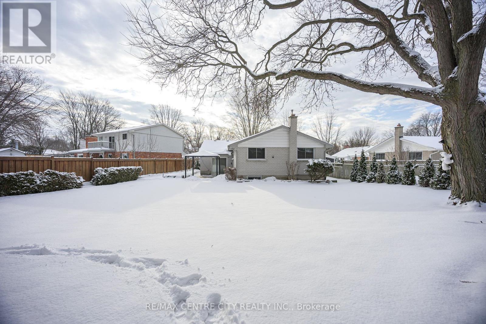 3 Kendall Court, London North (North G), Ontario  N5X 1E4 - Photo 36 - X12665364