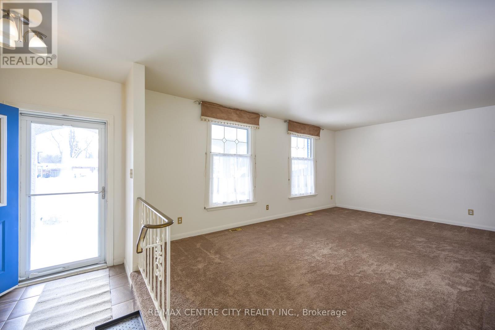 3 Kendall Court, London North (North G), Ontario  N5X 1E4 - Photo 5 - X12665364