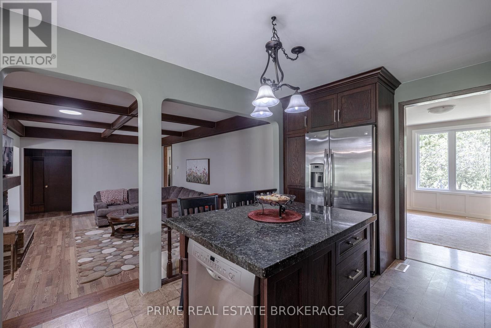 3304 Cromarty Drive, Thames Centre, Ontario  N0L 2B0 - Photo 14 - X12665554