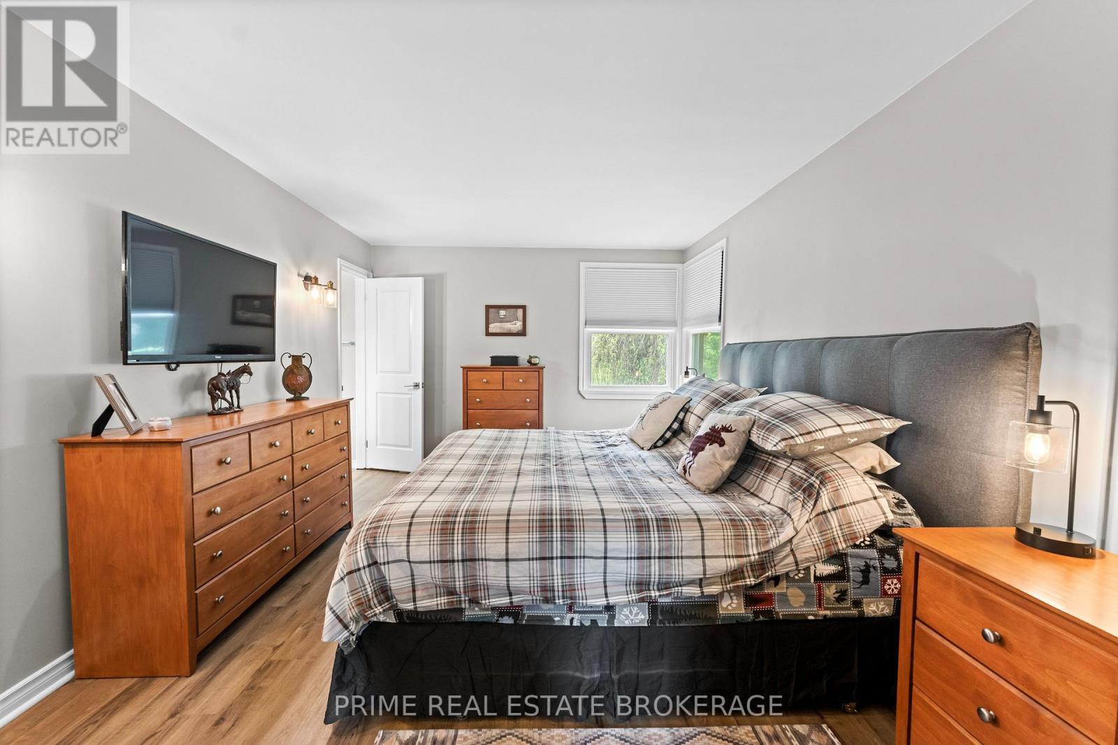 3304 Cromarty Drive, Thames Centre, Ontario  N0L 2B0 - Photo 25 - X12665554