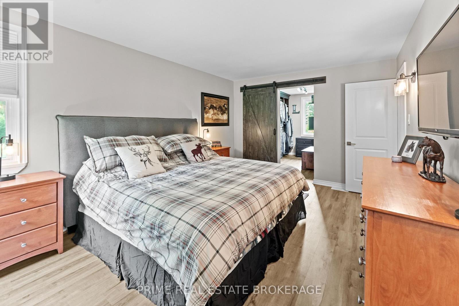 3304 Cromarty Drive, Thames Centre, Ontario  N0L 2B0 - Photo 26 - X12665554