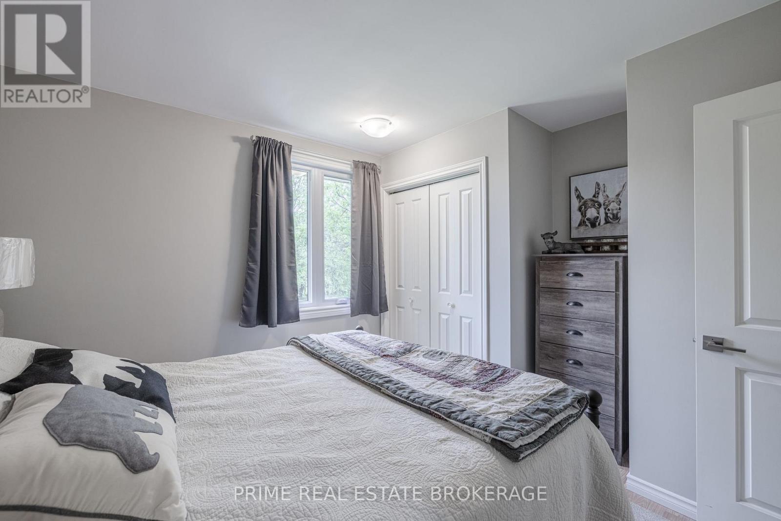 3304 Cromarty Drive, Thames Centre, Ontario  N0L 2B0 - Photo 32 - X12665554