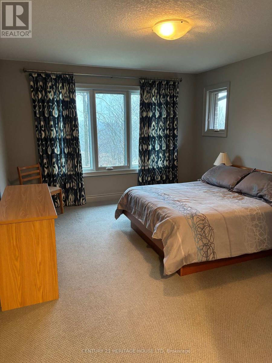 42267 Southdale Line, Central Elgin, Ontario  N5R 1B7 - Photo 10 - X12665600