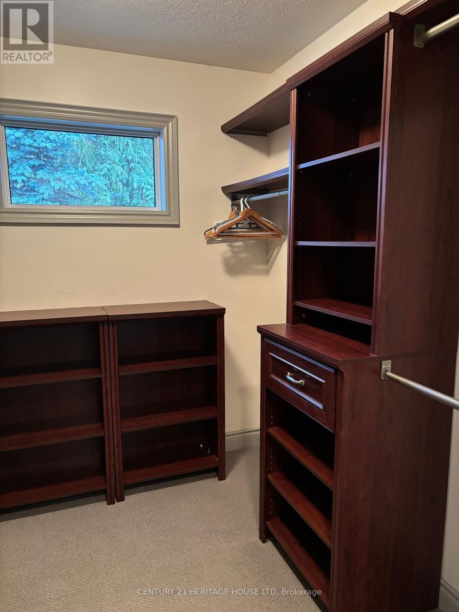 42267 Southdale Line, Central Elgin, Ontario  N5R 1B7 - Photo 12 - X12665600