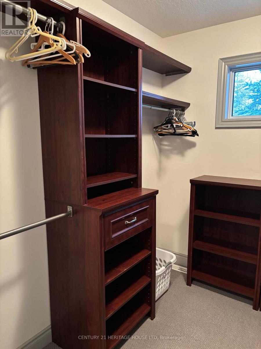 42267 Southdale Line, Central Elgin, Ontario  N5R 1B7 - Photo 13 - X12665600