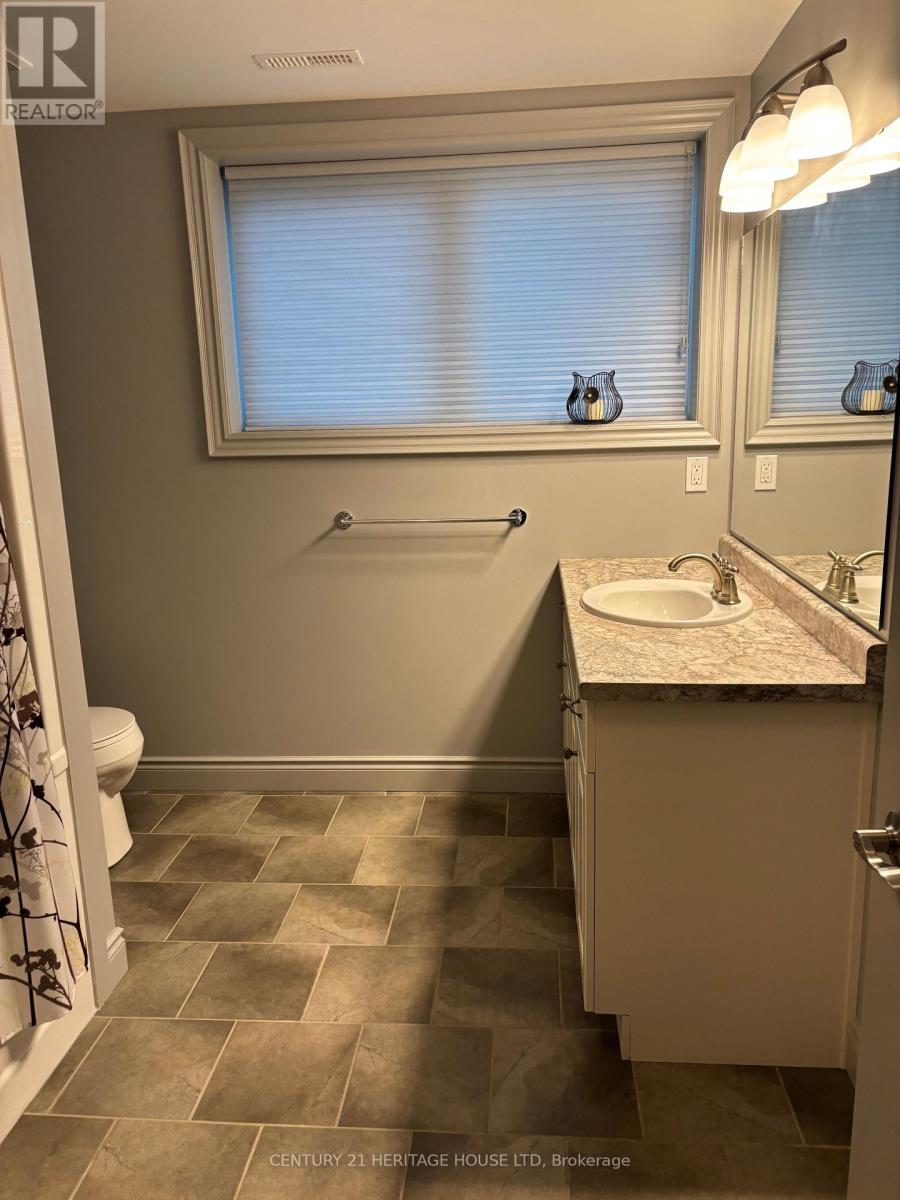 42267 Southdale Line, Central Elgin, Ontario  N5R 1B7 - Photo 22 - X12665600