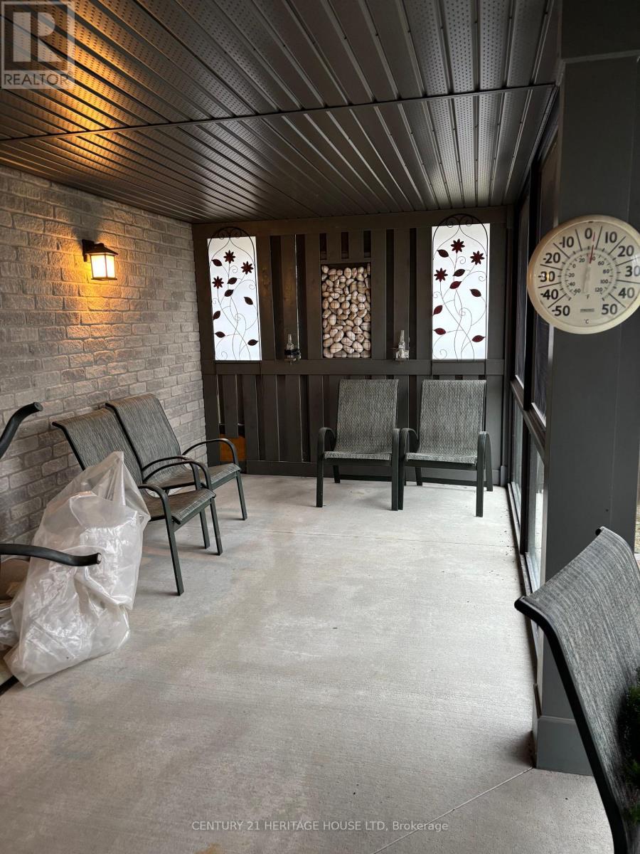 42267 Southdale Line, Central Elgin, Ontario  N5R 1B7 - Photo 24 - X12665600