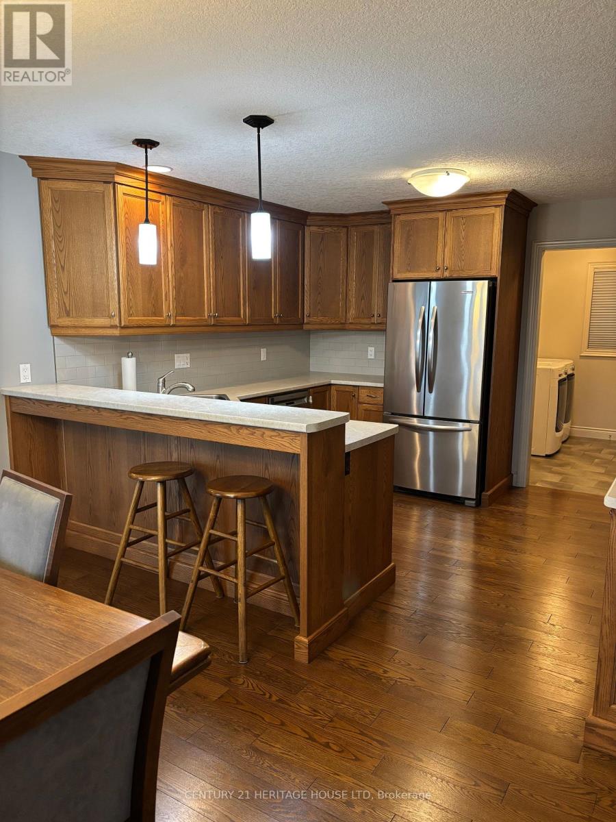 42267 Southdale Line, Central Elgin, Ontario  N5R 1B7 - Photo 7 - X12665600