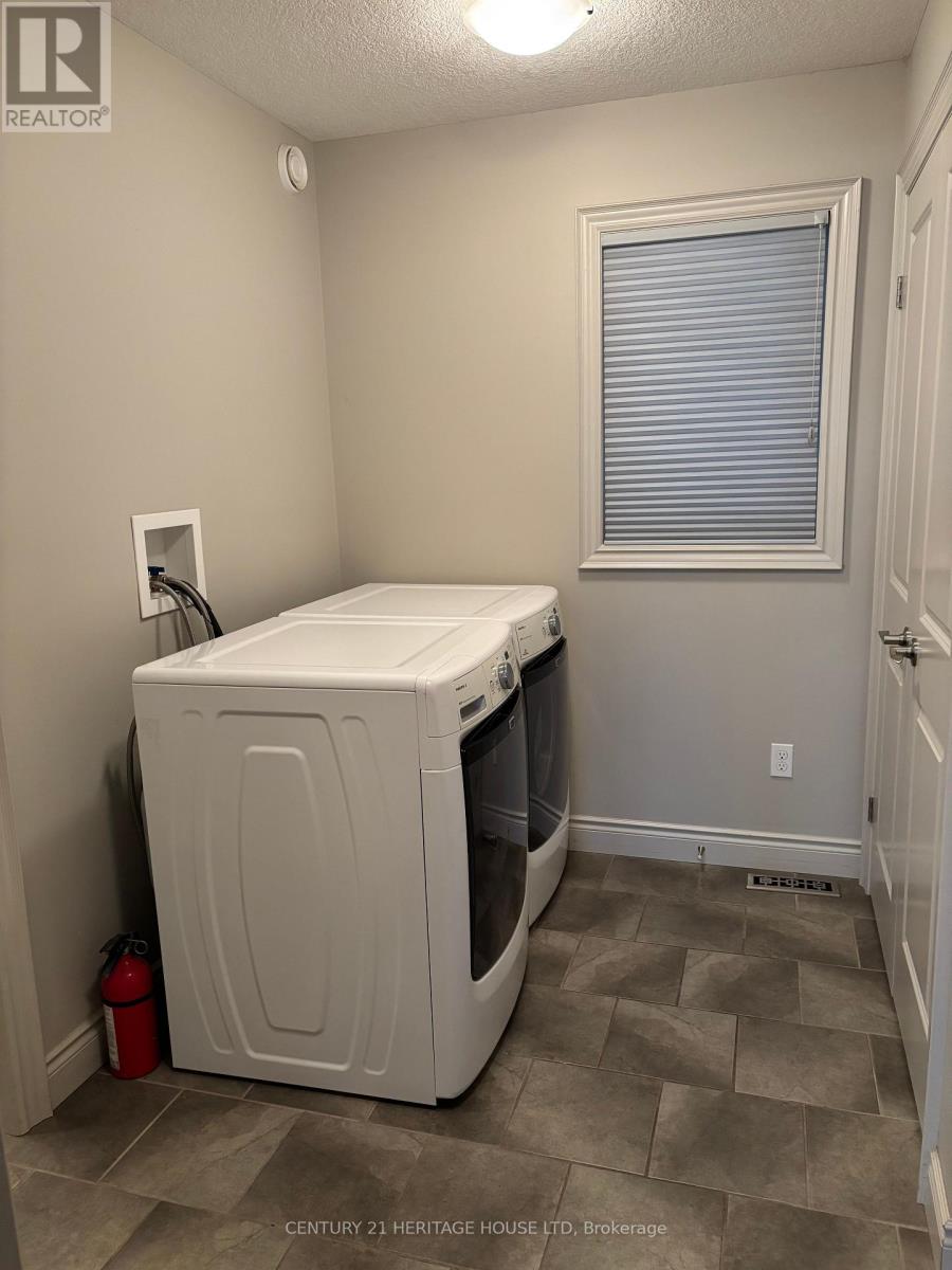 42267 Southdale Line, Central Elgin, Ontario  N5R 1B7 - Photo 8 - X12665600