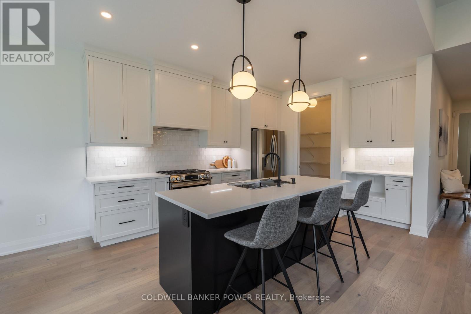 3141 Gillespie Trail, London South, Ontario  N6P 0L4 - Photo 4 - X12665638