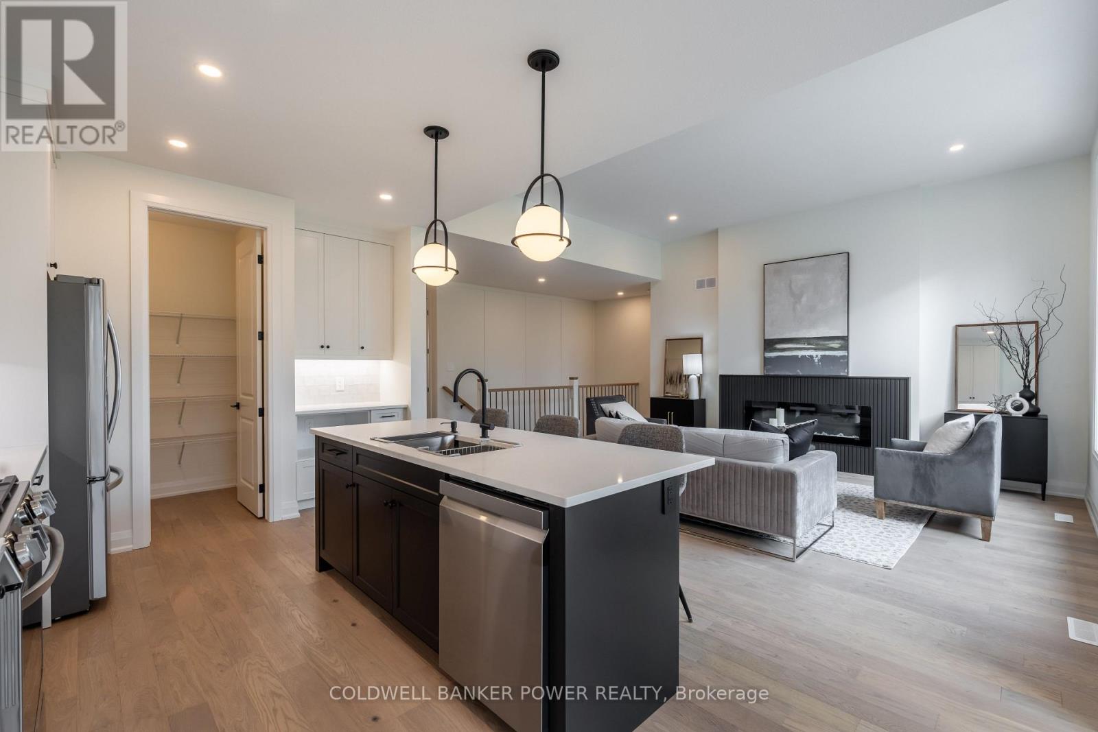 3141 Gillespie Trail, London South, Ontario  N6P 0L4 - Photo 5 - X12665638